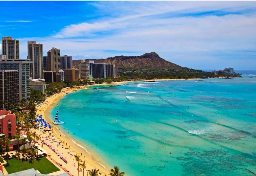 Gem Of Waikiki At Inn On The Park Гонолулу Экстерьер фото