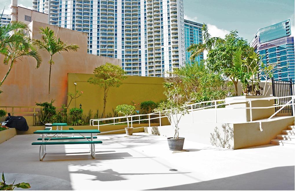 Gem Of Waikiki At Inn On The Park Гонолулу Экстерьер фото