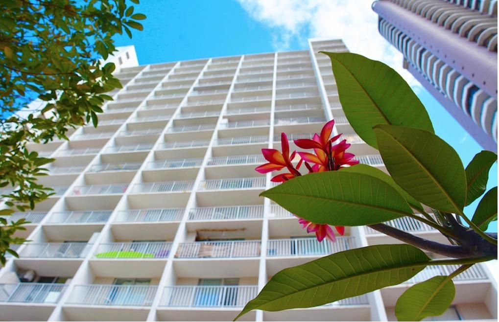 Gem Of Waikiki At Inn On The Park Гонолулу Экстерьер фото