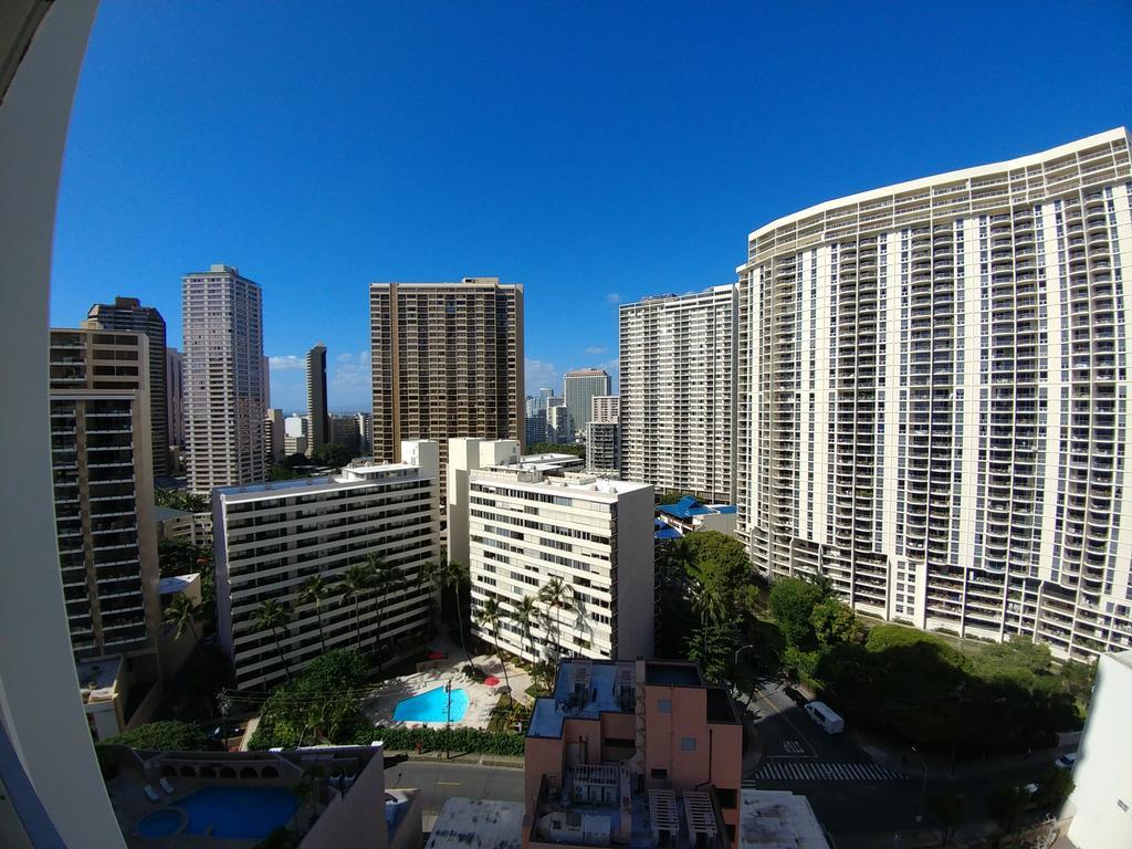 Gem Of Waikiki At Inn On The Park Гонолулу Экстерьер фото