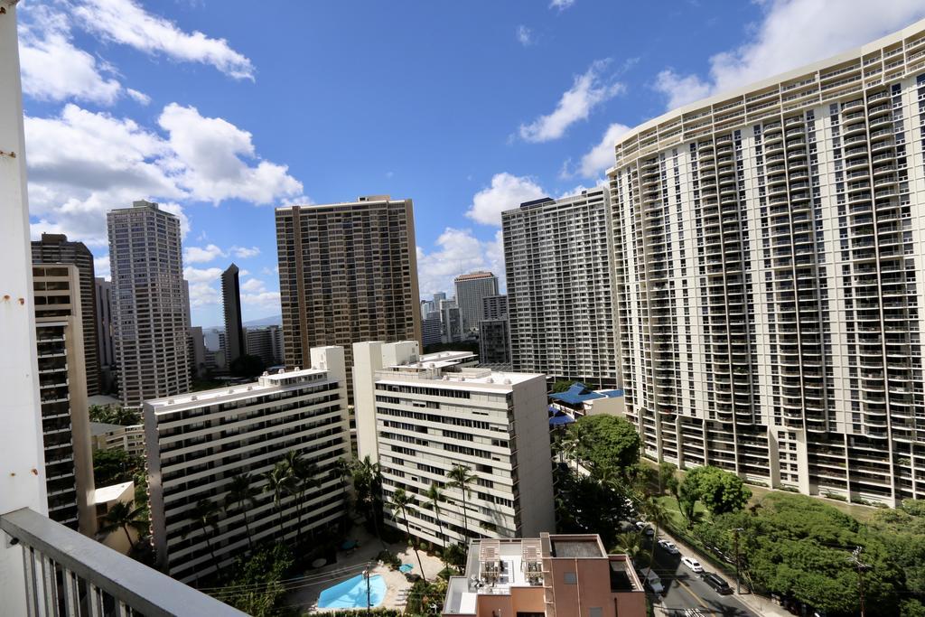 Gem Of Waikiki At Inn On The Park Гонолулу Экстерьер фото