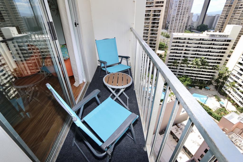 Gem Of Waikiki At Inn On The Park Гонолулу Экстерьер фото